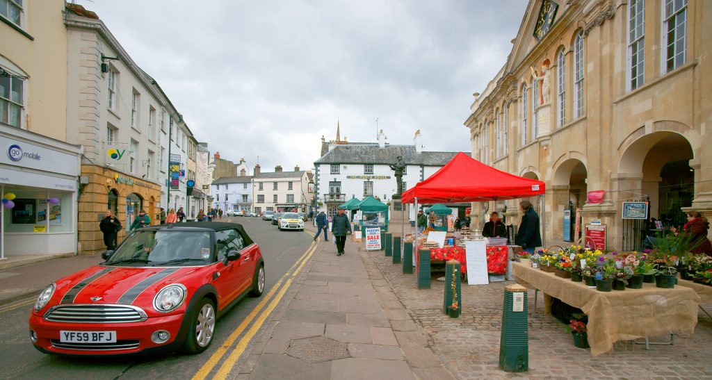 Market at Monmouth by the side of shire hall