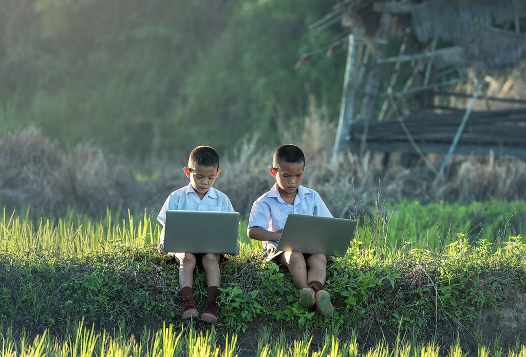 children-lerning-internet