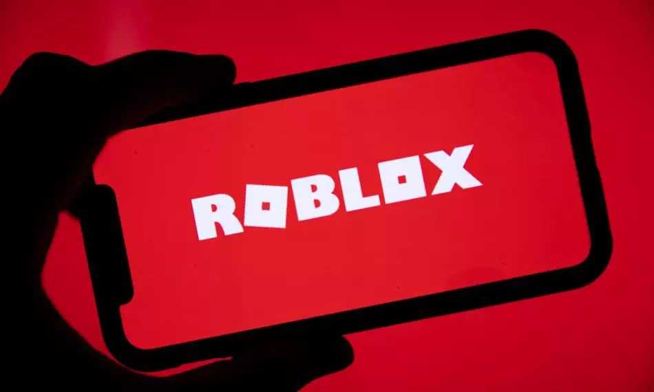 how to do voice chat on roblox