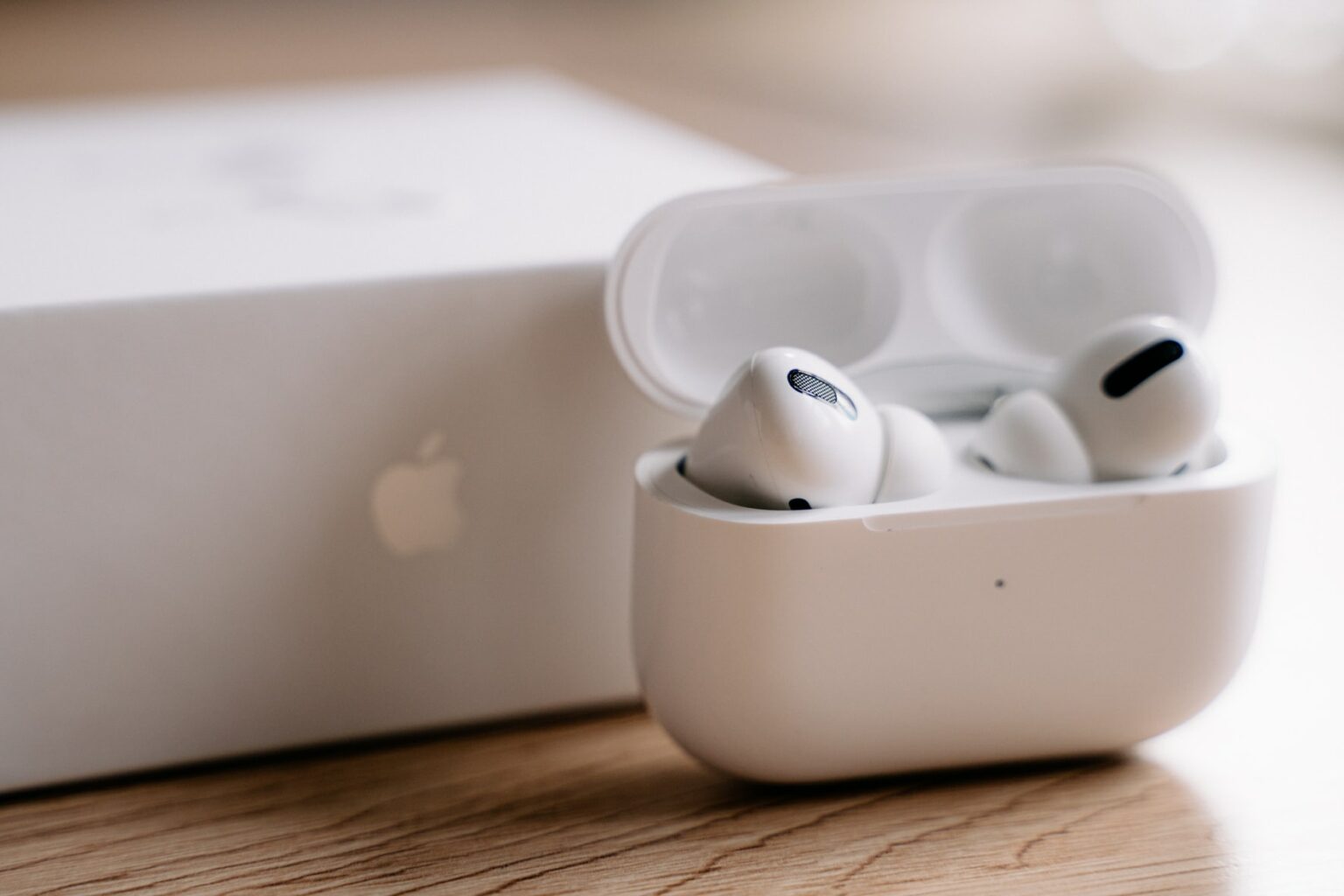 how to activate noise cancellation on airpods