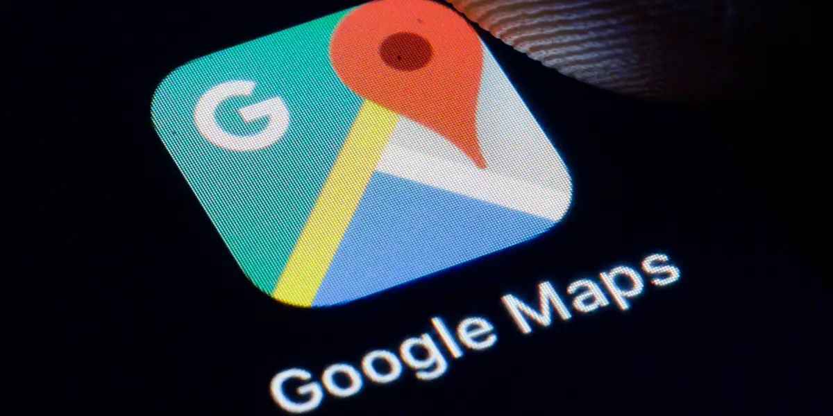 how to change the voice on google maps