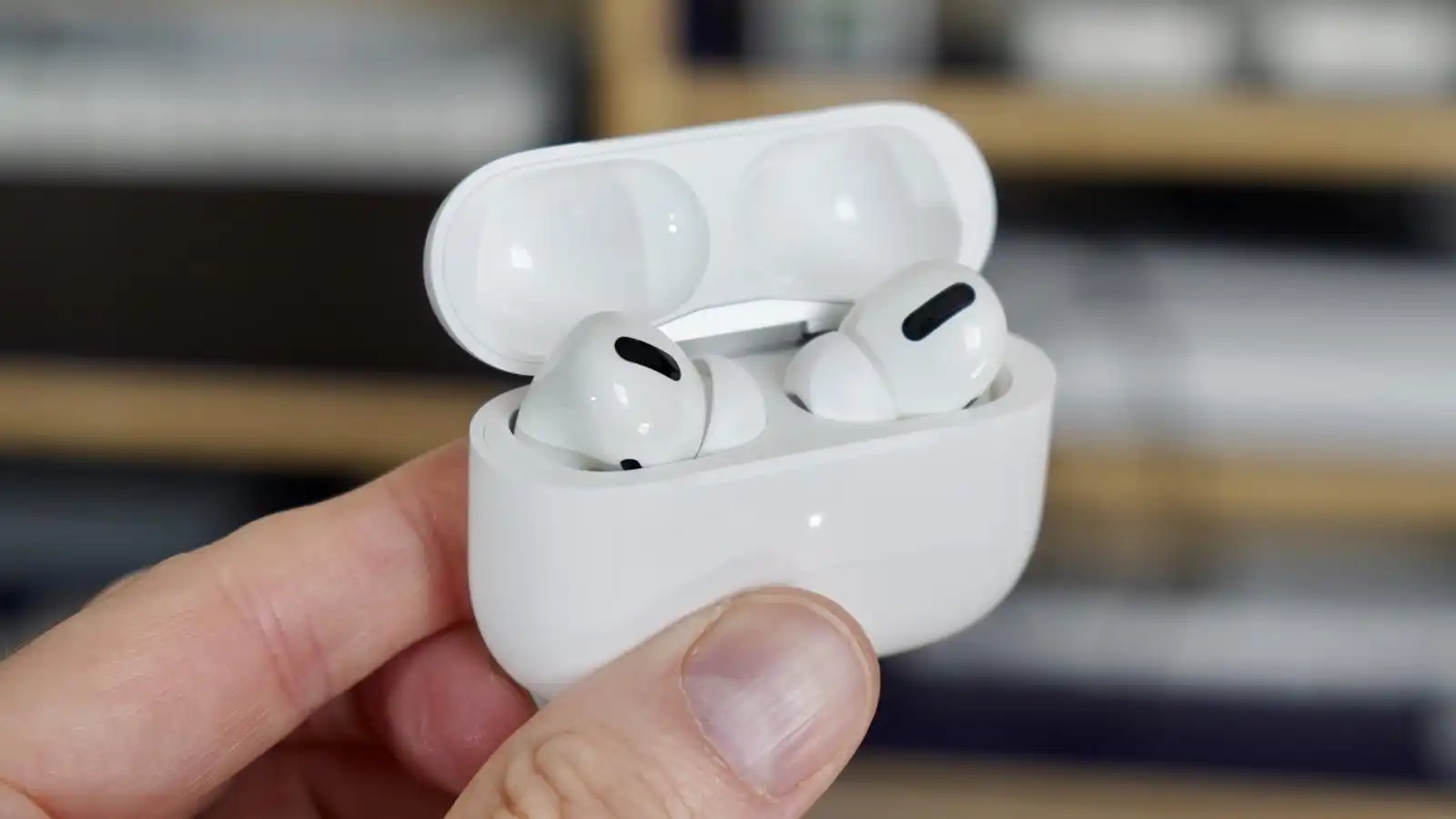 How Do You Connect AirPods to a Chromebook