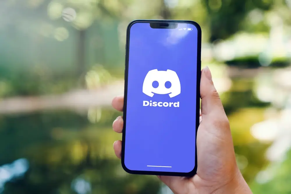 how to delete a thread in discord