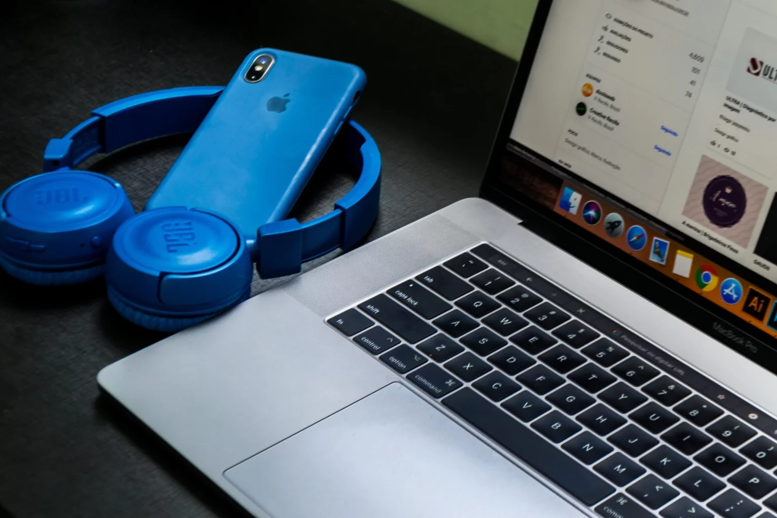 how to connect bluetooth headphones to mac
