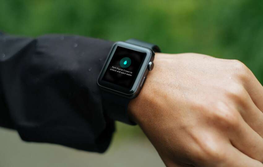 how to lock the apple watch