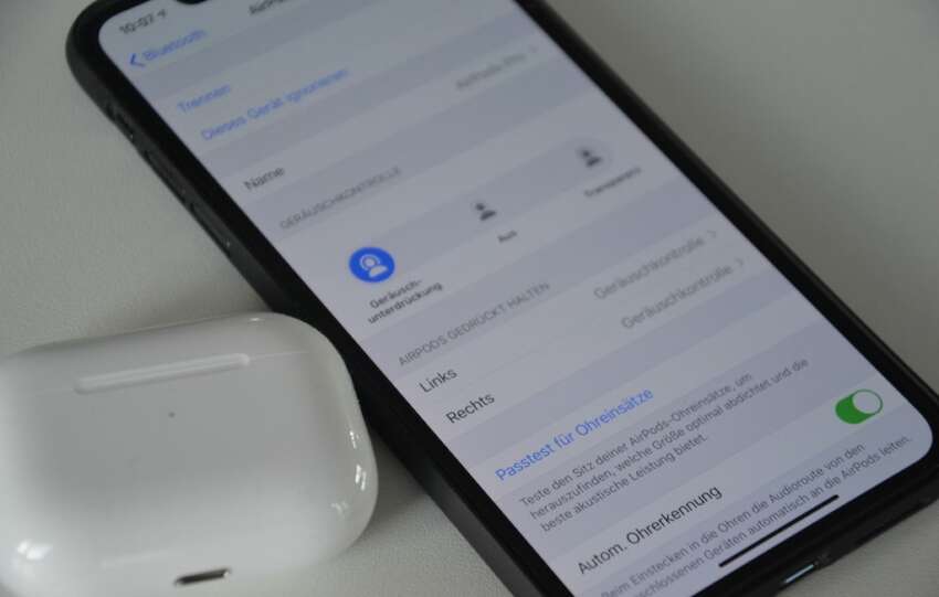 How to Stop Siri from Reading Messages on AirPods
