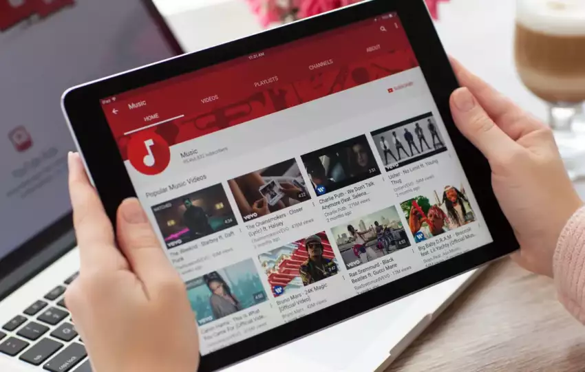 how to go frame by frame on youtube