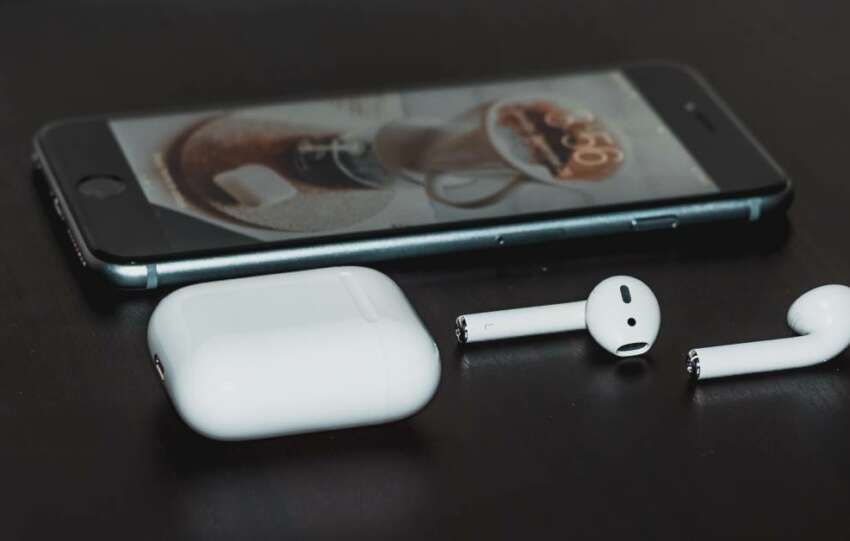 how to connect 2 airpods to one phone