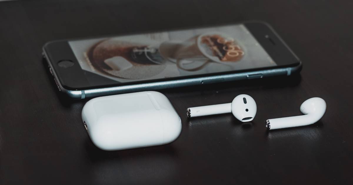 how to connect 2 airpods to one phone