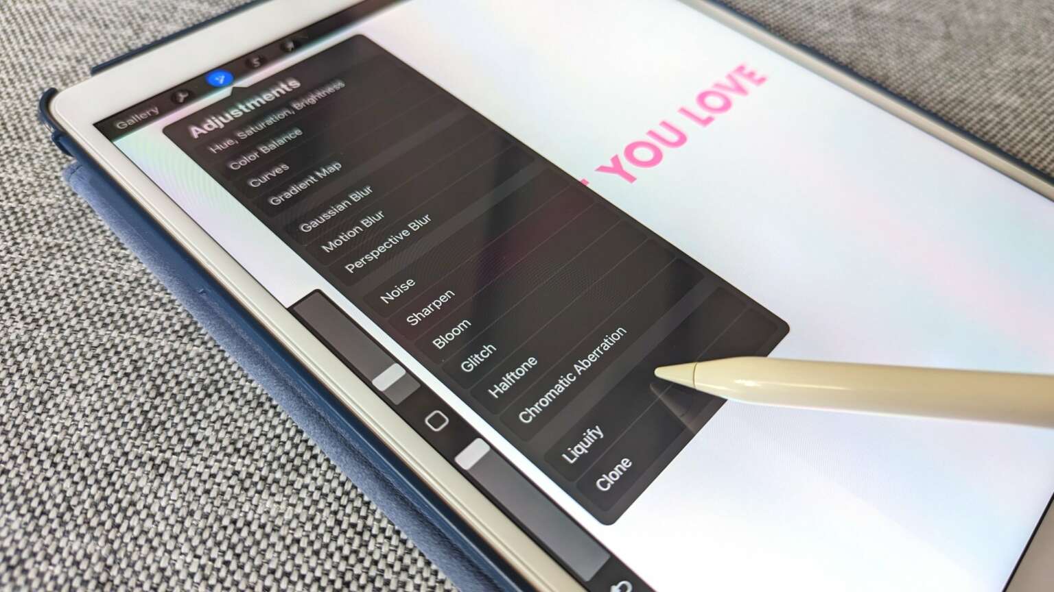 how to curve text in procreate