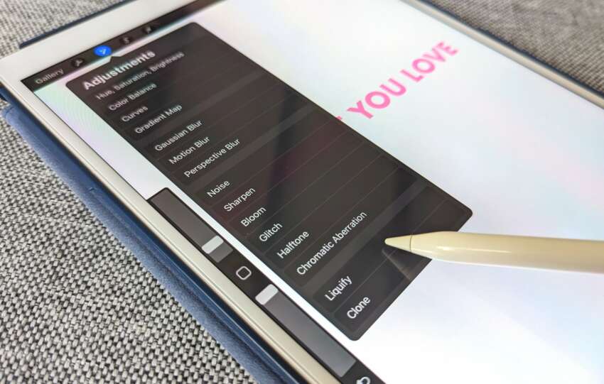 how to curve text in procreate