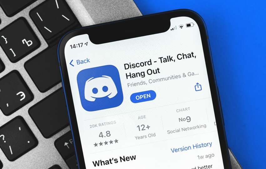 how to italicize in discord