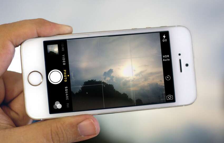 how to get grid on iphone camera