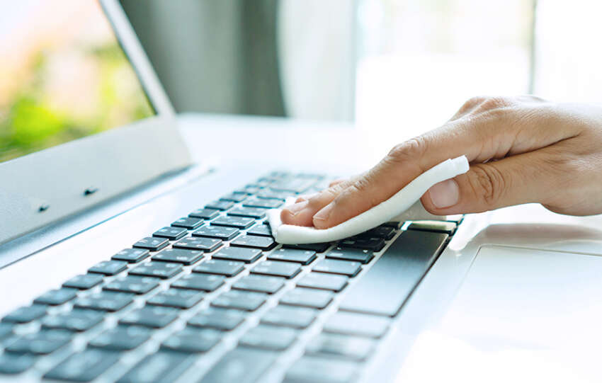 how to clean a laptop keyboard