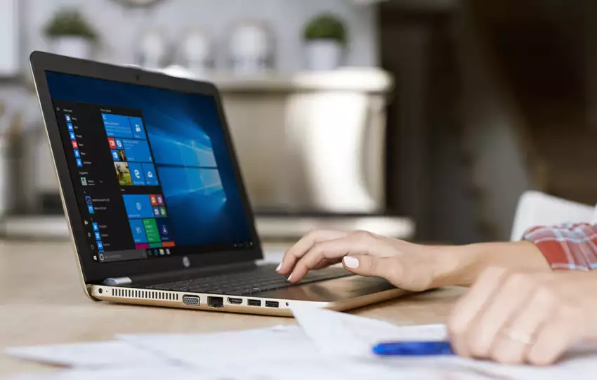 best time to buy a laptop