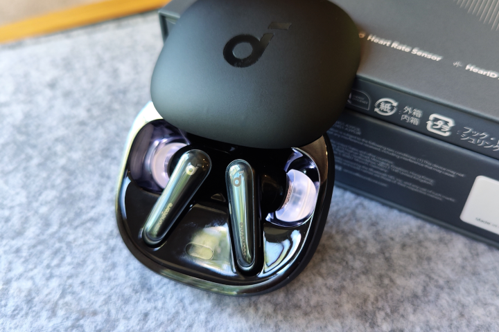 how to pair soundcore earbuds