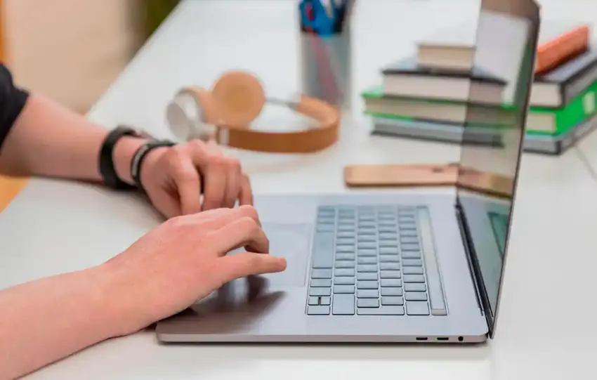 how much student discount in apple store