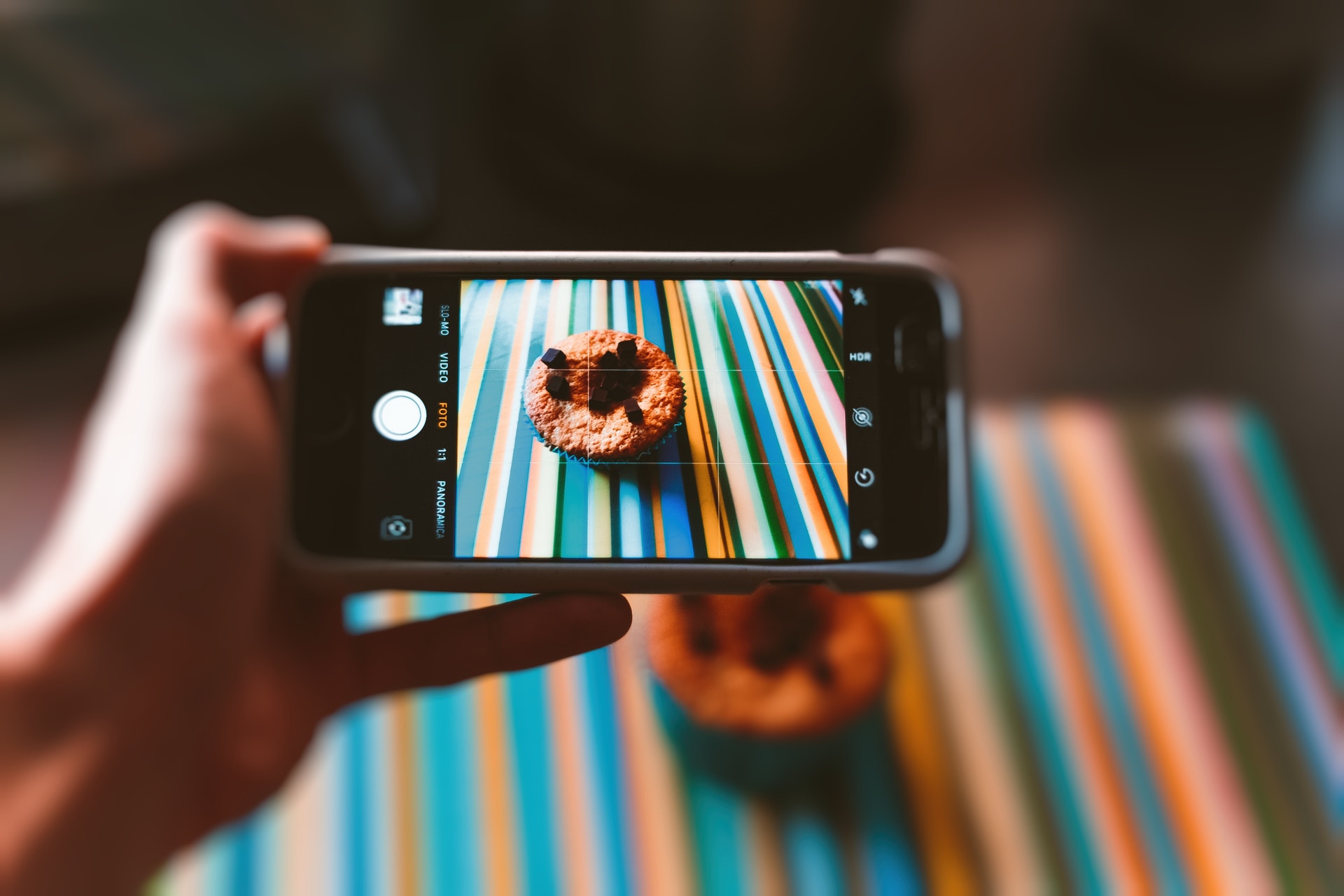 How to Change Background Color on Instagram Story
