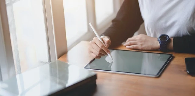 Top Tech Accessories Students Should Have for an Enhanced Learning Experience