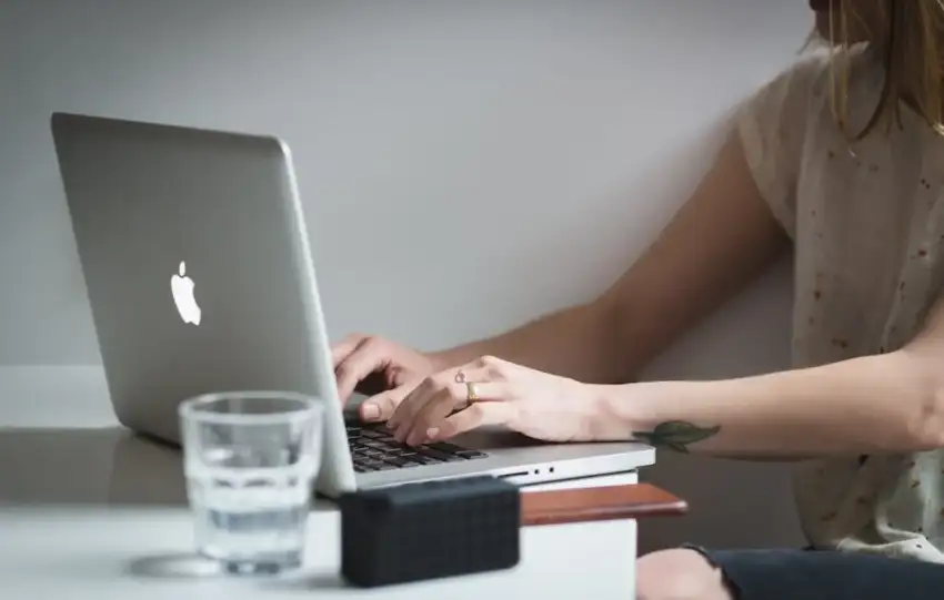 Constant Contact vs Mailchimp