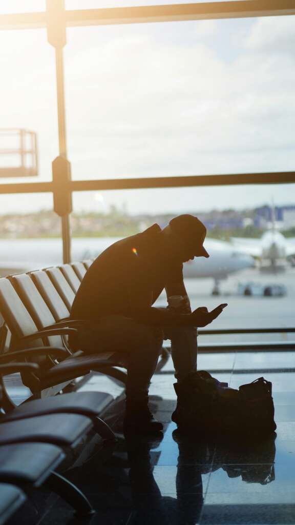 Heading to Britain? How eSIM Technology Keeps You Connected Instantly