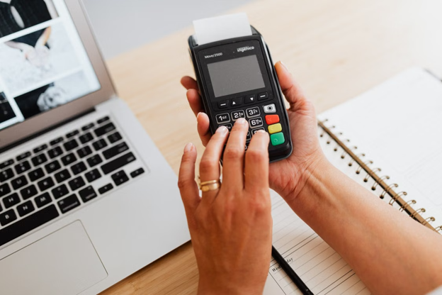 How Small Businesses Can Use Virtual Terminals During Busy Sales Periods